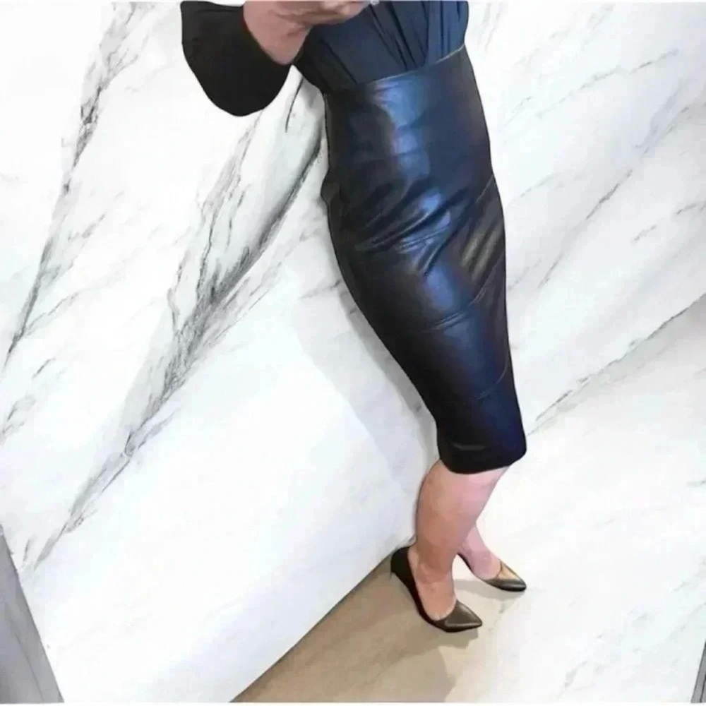 Reitman’s Black Faux Leather Pencil Skirt High Waisted Size 4 - Picture 3 of 16